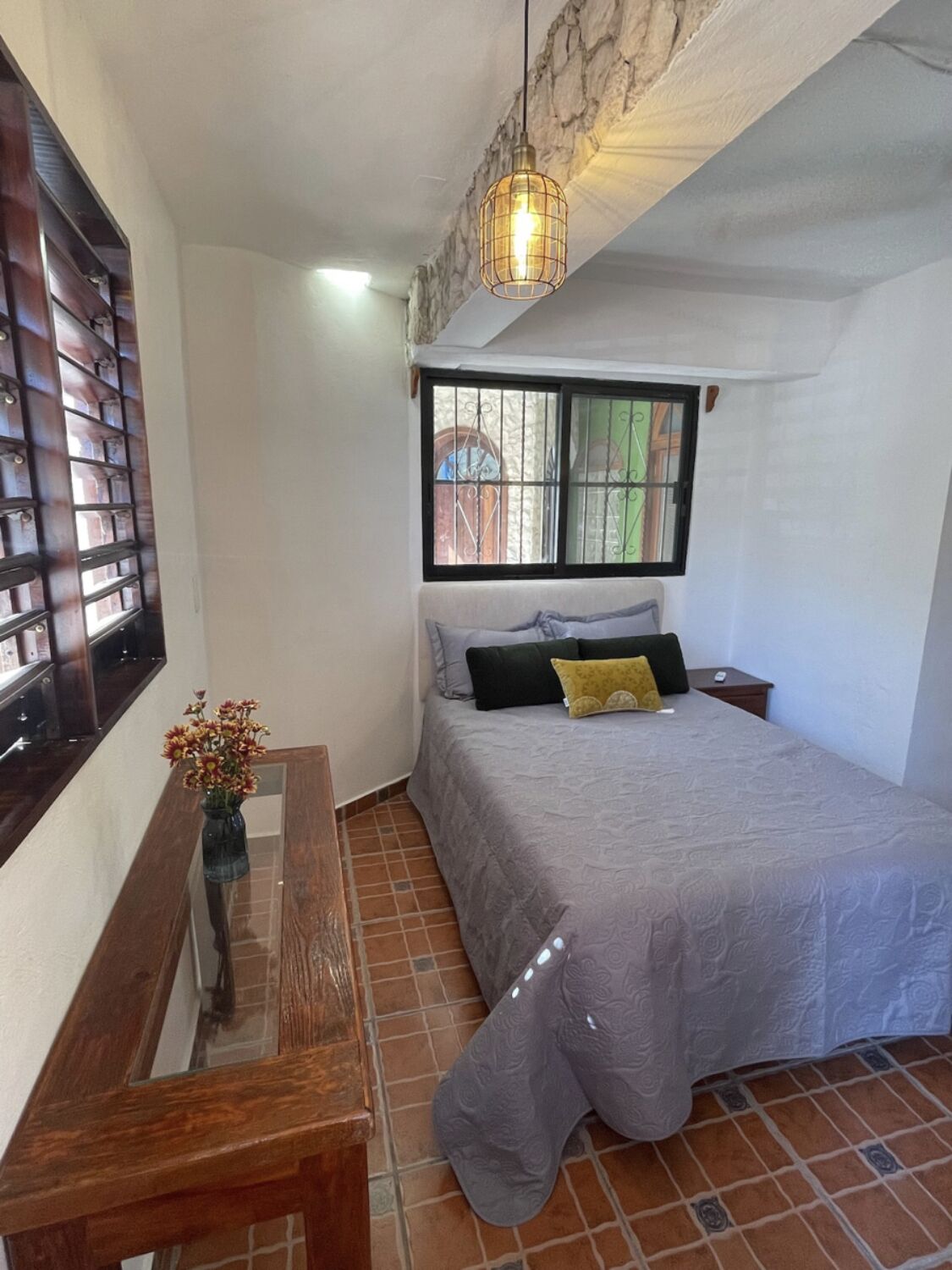 Precious private apartment close to 5th Ave, the beach, ADO bus and ferry dock