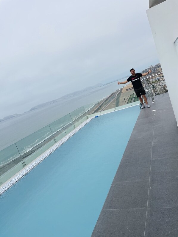 حمّام سباحة خارجي