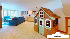 TV, fireplace, DVD player