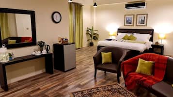 Executive Double Room | Individually decorated, individually furnished, laptop workspace