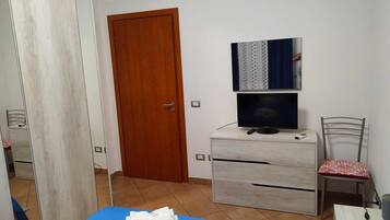 2 quartos, ferros/tĂĄbuas de passar roupa, Wi-Fi de cortesia