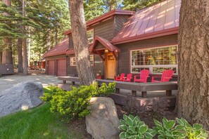 Terrace/patio - Tahoe Park Beauty w/ Private Hot Tub! (Tahoe City)