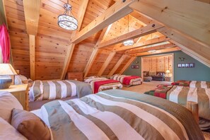 3 bedrooms, desk, iron/ironing board, free WiFi