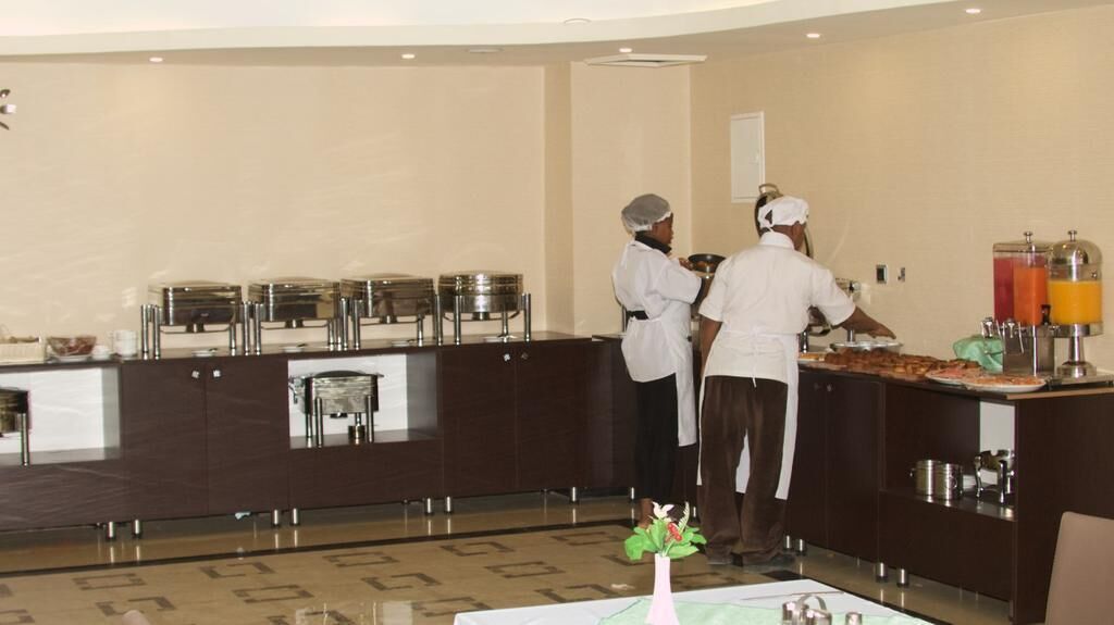 Sudah termasuk sarapan ala kontinental setiap hari