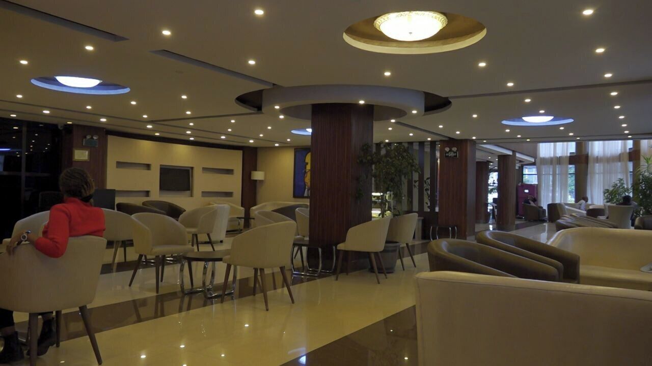 Coin salon dans le hall