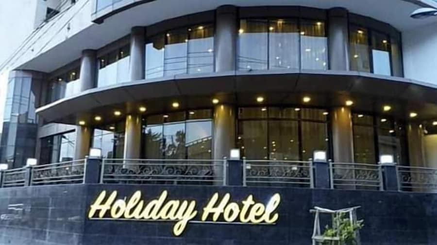 Holiday Hotel