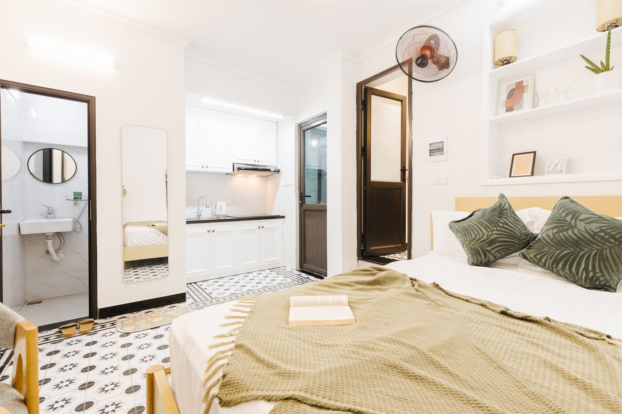 2 makuuhuonetta, työpöytä, silitysrauta/-lauta, Wi-Fi