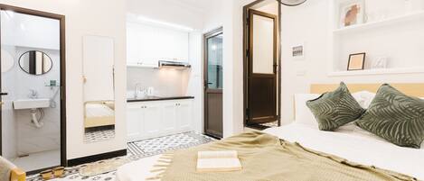 2 makuuhuonetta, työpöytä, silitysrauta/-lauta, Wi-Fi