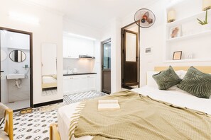 2 bedrooms, desk, iron/ironing board, WiFi