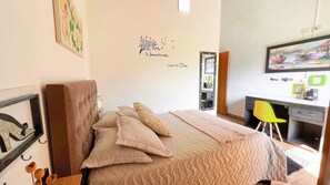 3 slaapkamers, een bureau, een laptopwerkplek, verduisterende gordijnen