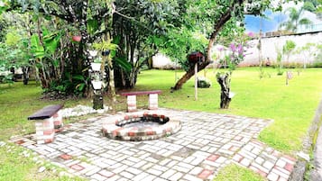 Deluxe Villa | Property grounds