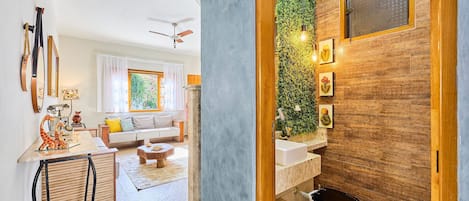 Deluxe-huvila | Kylpyhuone | Ilmaiset hygieniatuotteet