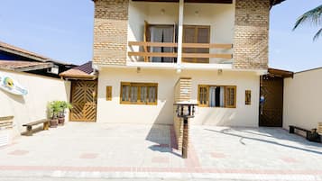 Deluxe Villa | Exterior