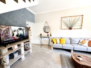 디럭스 빌라 | 거실 공간