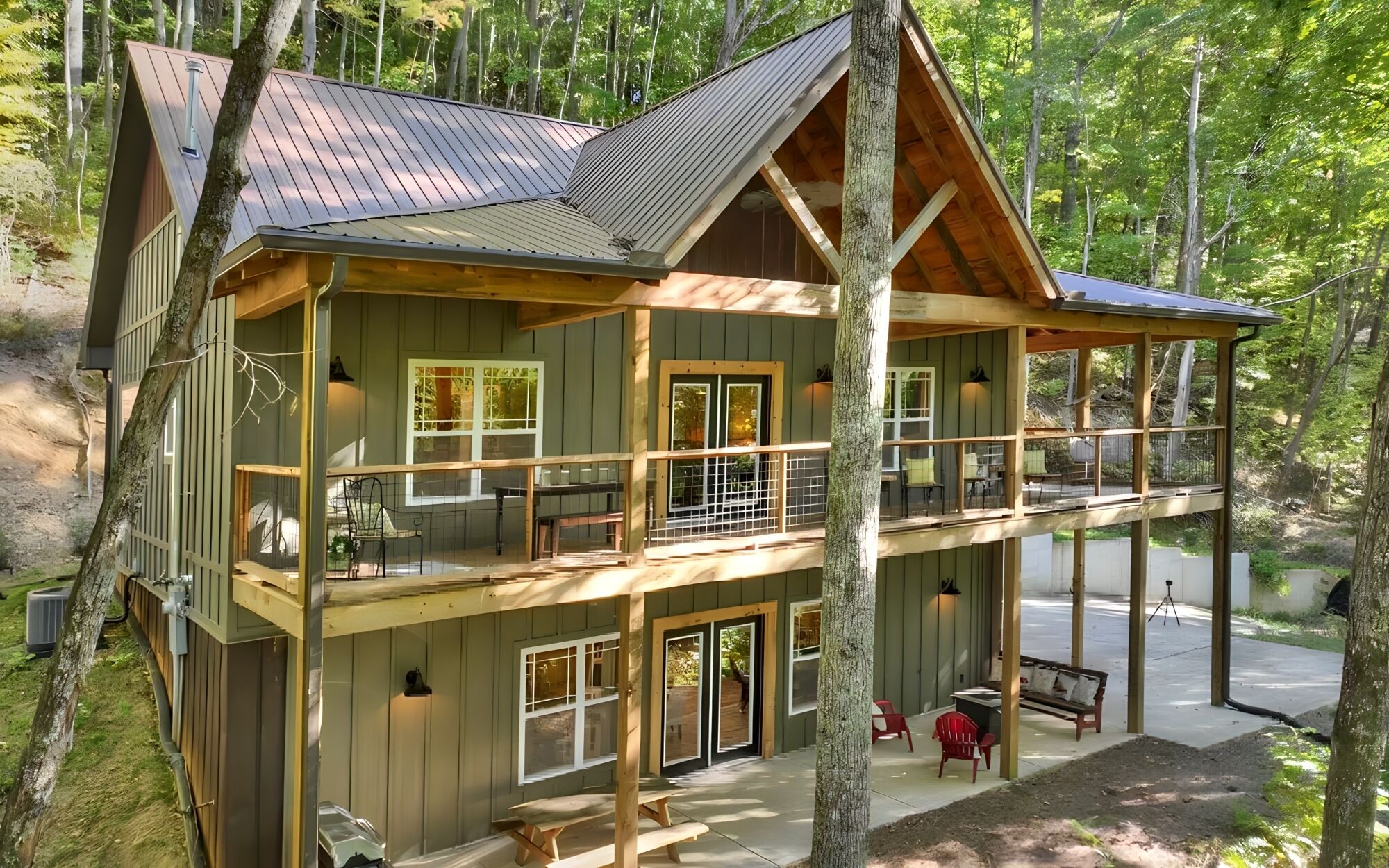 NEW Cabin | Modern Aesthetic | Big Game Room | Secluded | Min. from Blue Ridge