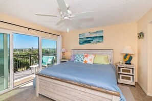 2 bedrooms, WiFi, bed sheets - Parrot Party - Ocean House 319 (St. Augustine)