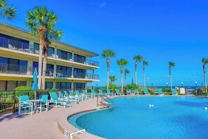 Pool - Parrot Party - Ocean House 319 (St. Augustine)