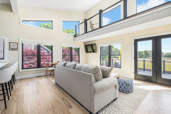 Smart TV, ping pong, books