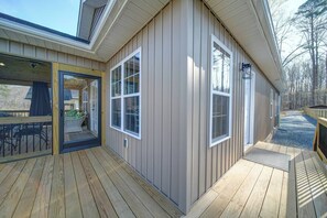 Exterior detail - NEW! Waterfront | Private Dock | Firepit | Kayaks (Lexington)