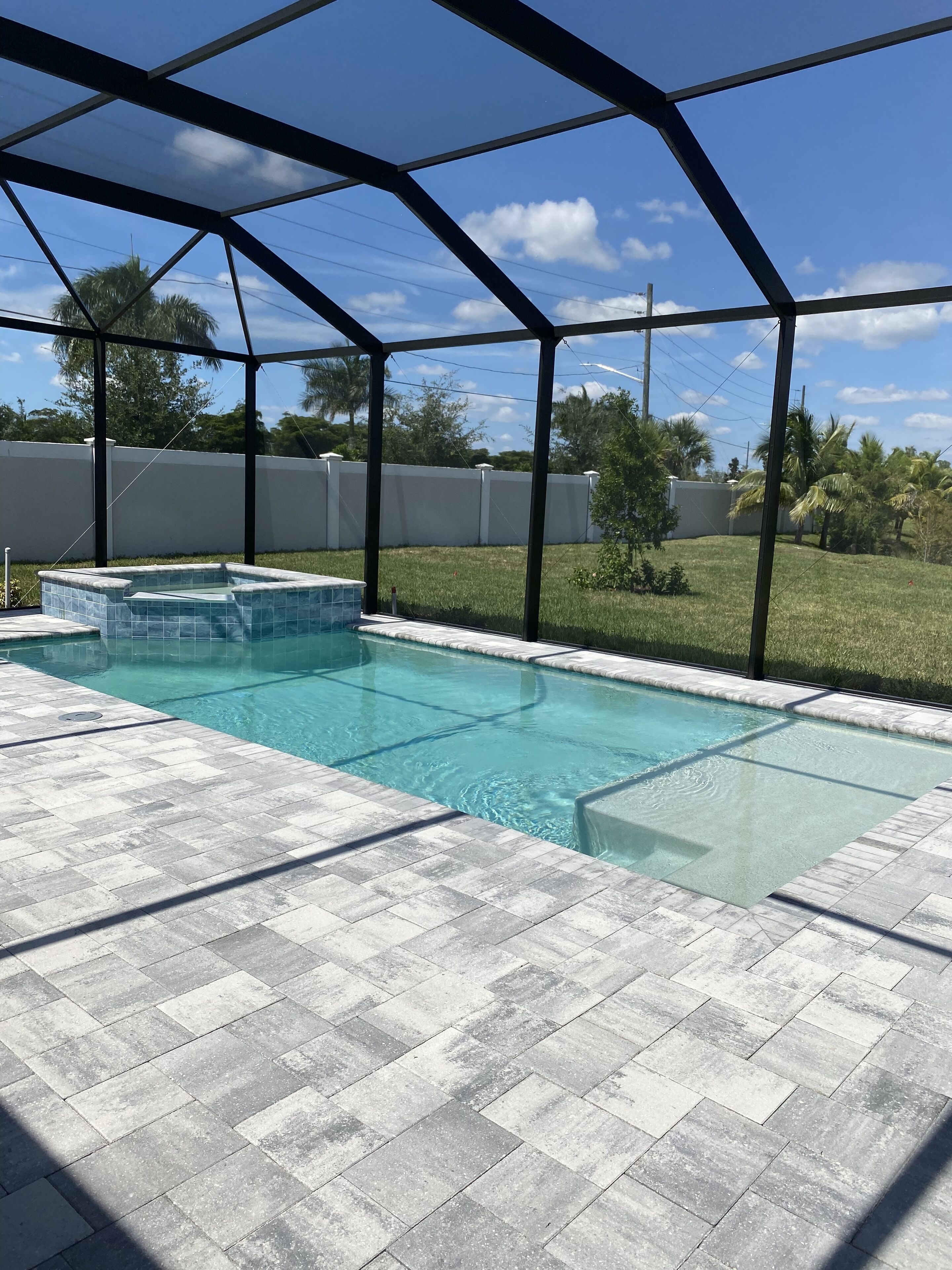 Beautiful Bonita Springs pool home with amenities galore!
