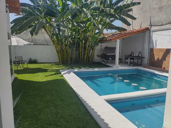 Outdoor pool, a heated pool