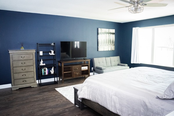 2 habitaciones, escritorio, tabla de planchar con plancha y wifi