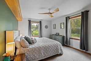 4 habitaciones, tabla de planchar con plancha, cuna de viaje y wifi 