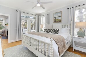 3 chambres, fer et planche à repasser, lit parapluie, Wi-Fi gratuit