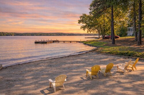 Pet Friendly in Great Waters, Docks, Tennis, Pool