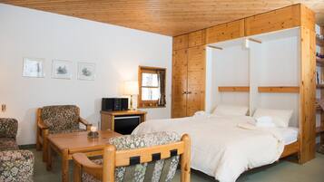 Free WiFi, bed sheets