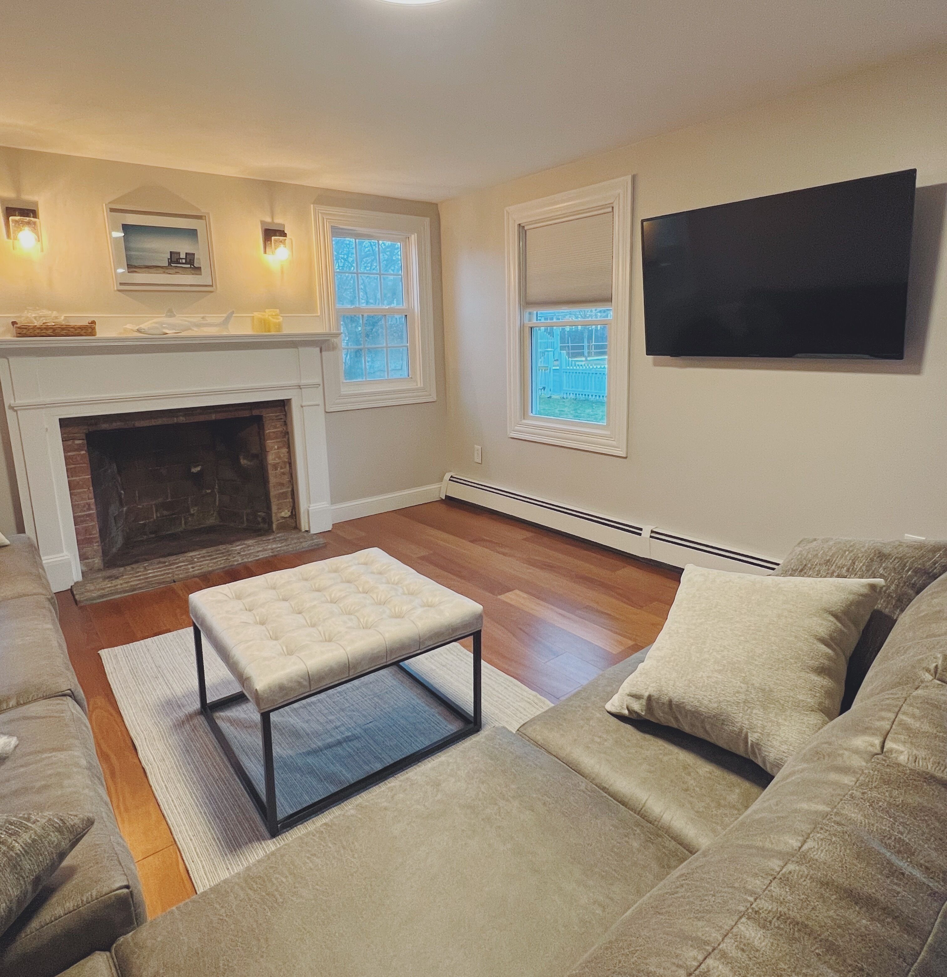 Enjoy this recently updated home. Convenient to the beach and local amenities!