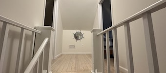 POOL, 5 min walk to Jenkinson's, 4 Bedroom, 4 car parking, beach badges, Fence