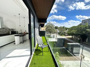 Terrace/patio - Beautiful brand new LOFT 1 mile away from the beach! (Playa del Carmen)