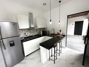 Fridge, microwave, coffee/tea maker, kitchen islands - Beautiful brand new LOFT 1 mile away from the beach! (Playa del Carmen)