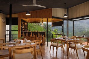 Restaurant - The Cubes Ella  (Ella)