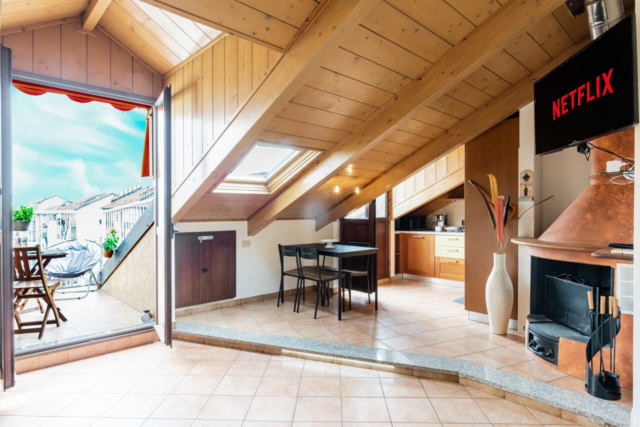 Large Attic and Terraces [10 minutes from the Center]