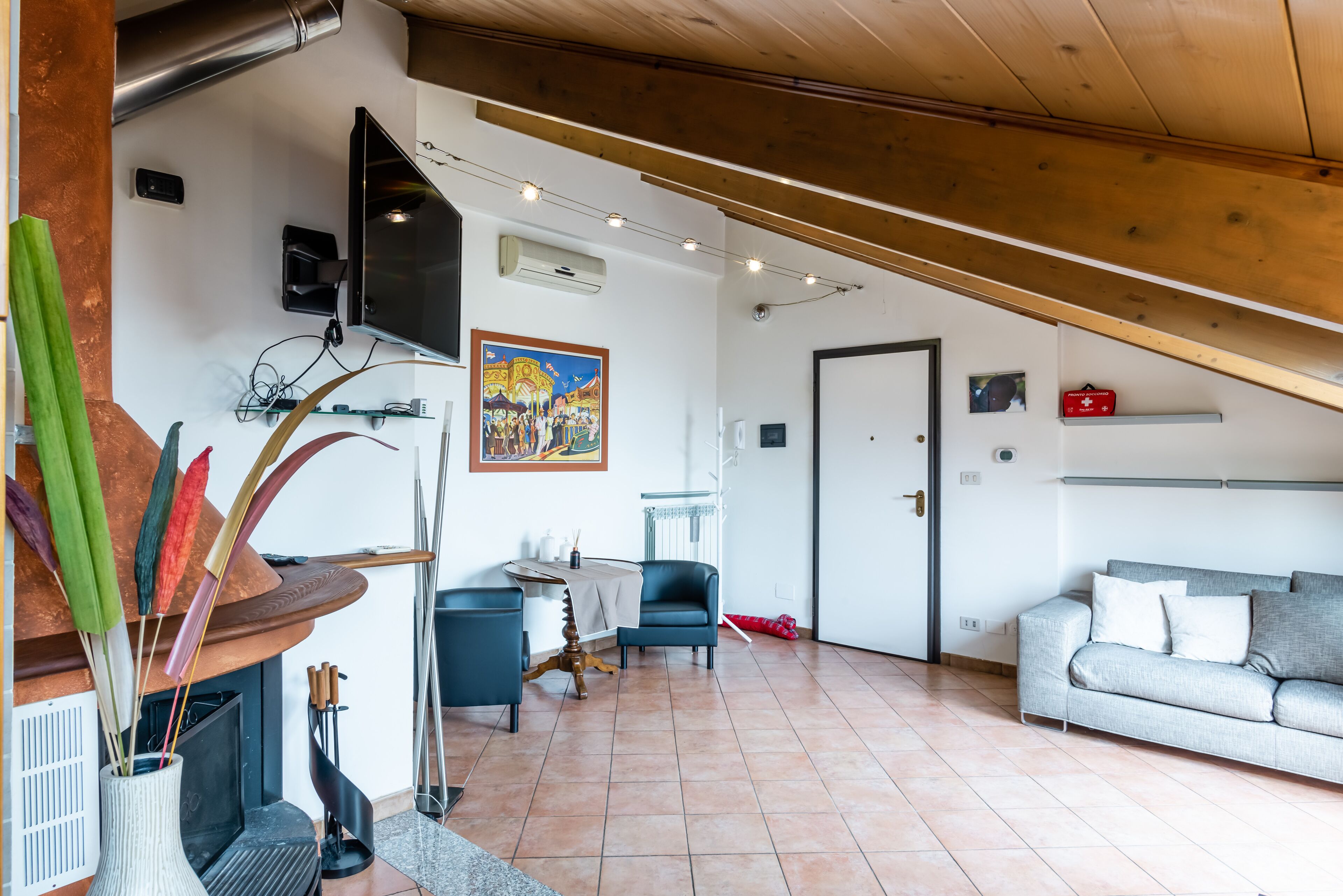 Large Attic and Terraces [10 minutes from the Center]