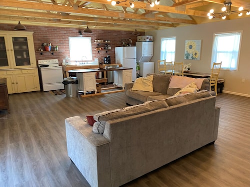 Edina Missouri New Cabin in Rural Area