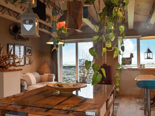 The Yard Beach Retreat - UK43652