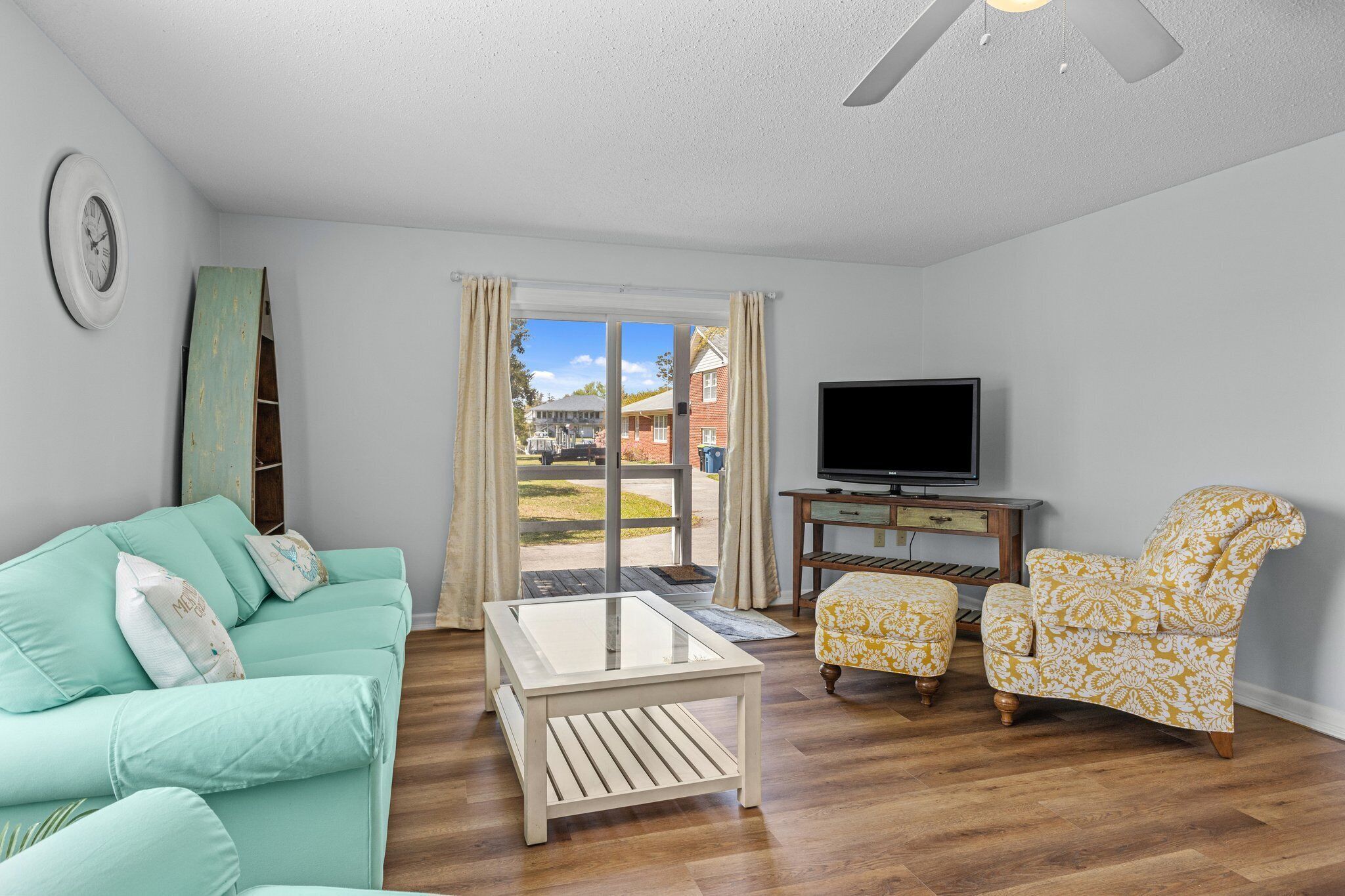 SALEM HARBOR COTTAGE IN MOREHEAD CITY- cozy; clean, canal view & great location!