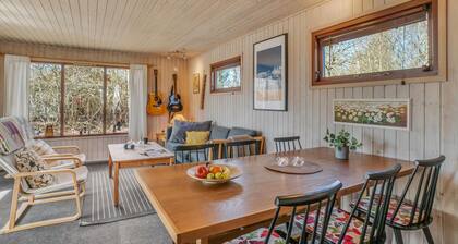 Beautiful home in ørsted with WiFi