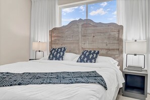 4 bedrooms, desk, iron/ironing board, free WiFi