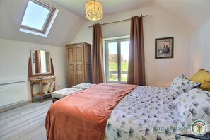 3 bedrooms, iron/ironing board, free WiFi, bed sheets