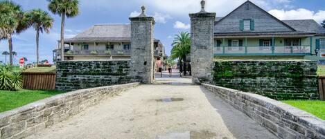 Enceinte de lâhĂ©bergement