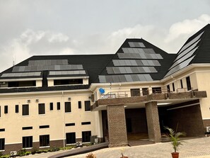 واجهة المنشأة