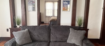 Calla Lily #1 - Oneonta Apartment close to downtown - 1 of 2 units