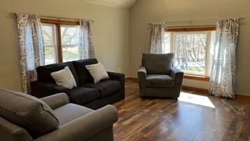 TV connectée, cheminée, espaces bureaux