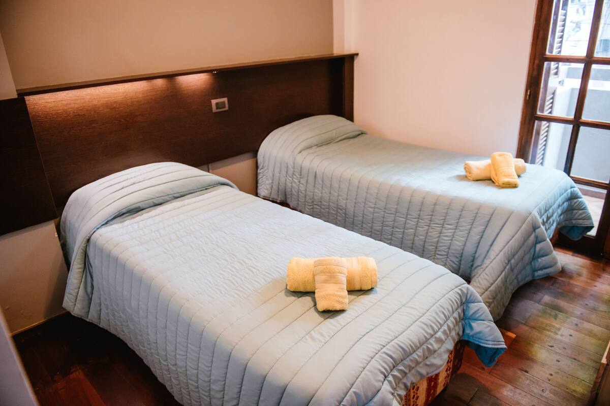 Habitación básica | Wifi gratis y ropa de cama