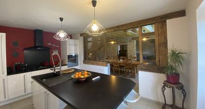 Longère *** with large heated swimming pool, sports room, billiards table, fibreglass in the countryside