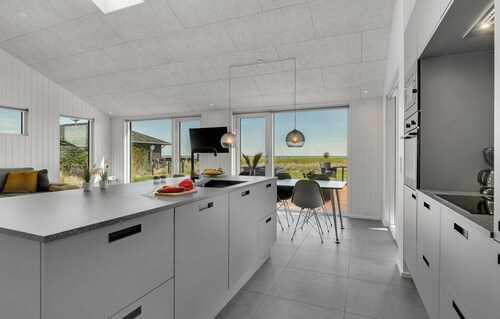 Lovely home in ørsted with WiFi